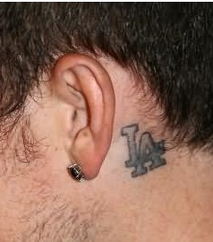 ear-tattoos-men-behind-la