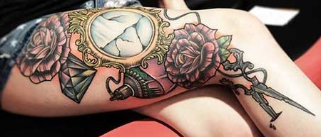 leg-tattoos-mirror-girls