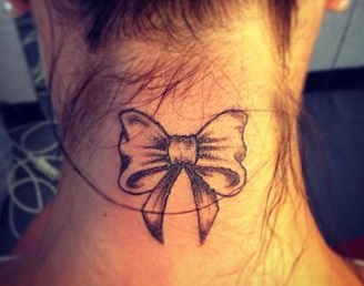 neck-tattoos-bow-back