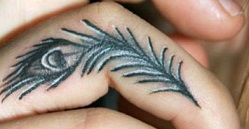 peacock-tattoos-finger