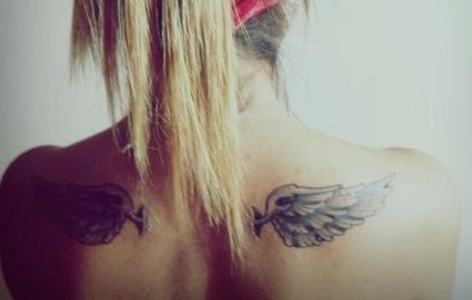 shoulder-blade-tattoos-wings-girl