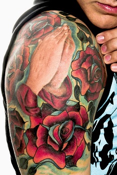 shoulder-tattoos-roses-oldschool