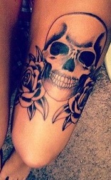 thigh-tattoos-skull-women