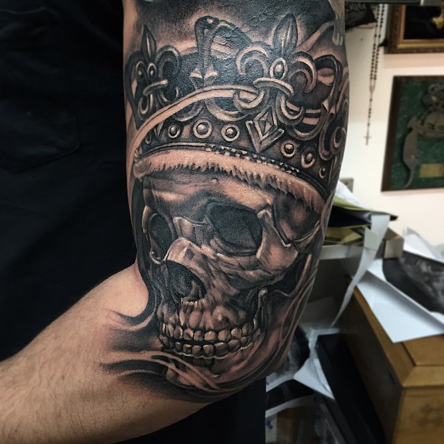 King Tattoo by Andy Blanco