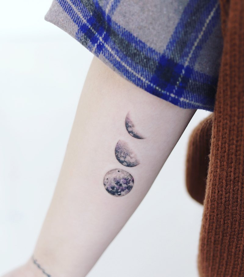 Moon Small Tattoo by Tattooist Dal