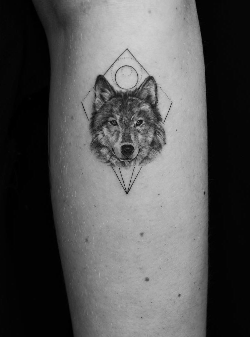 Wolf Tattoo by Evan Tattoo