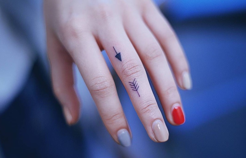 Arrow Finger Tattoo by Seoeon