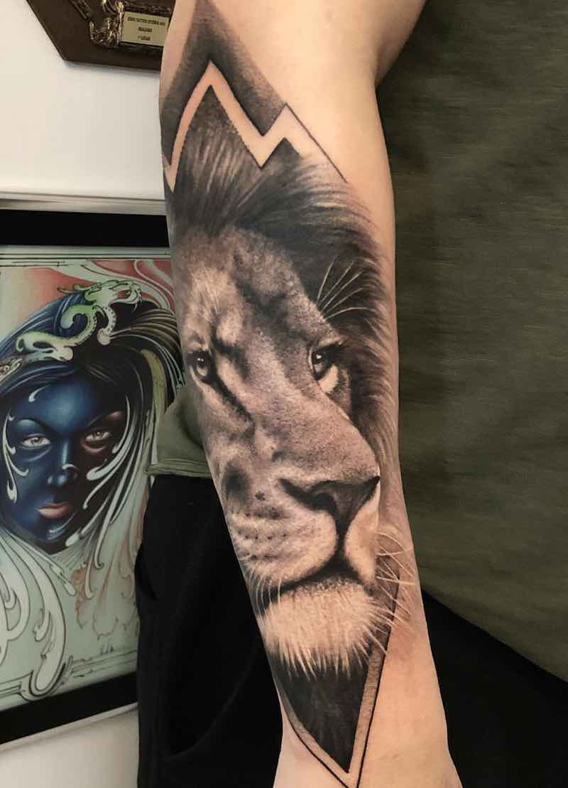 Lion Tattoo by Camilo Tuero Martinez