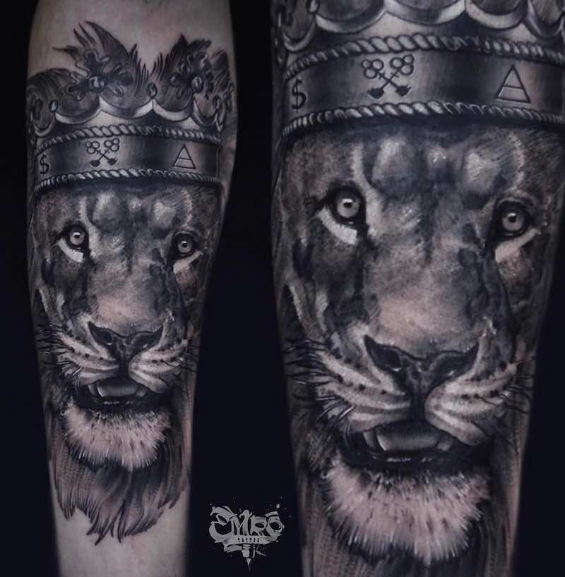 Lion with Crown Tattoo by Robert Ermac