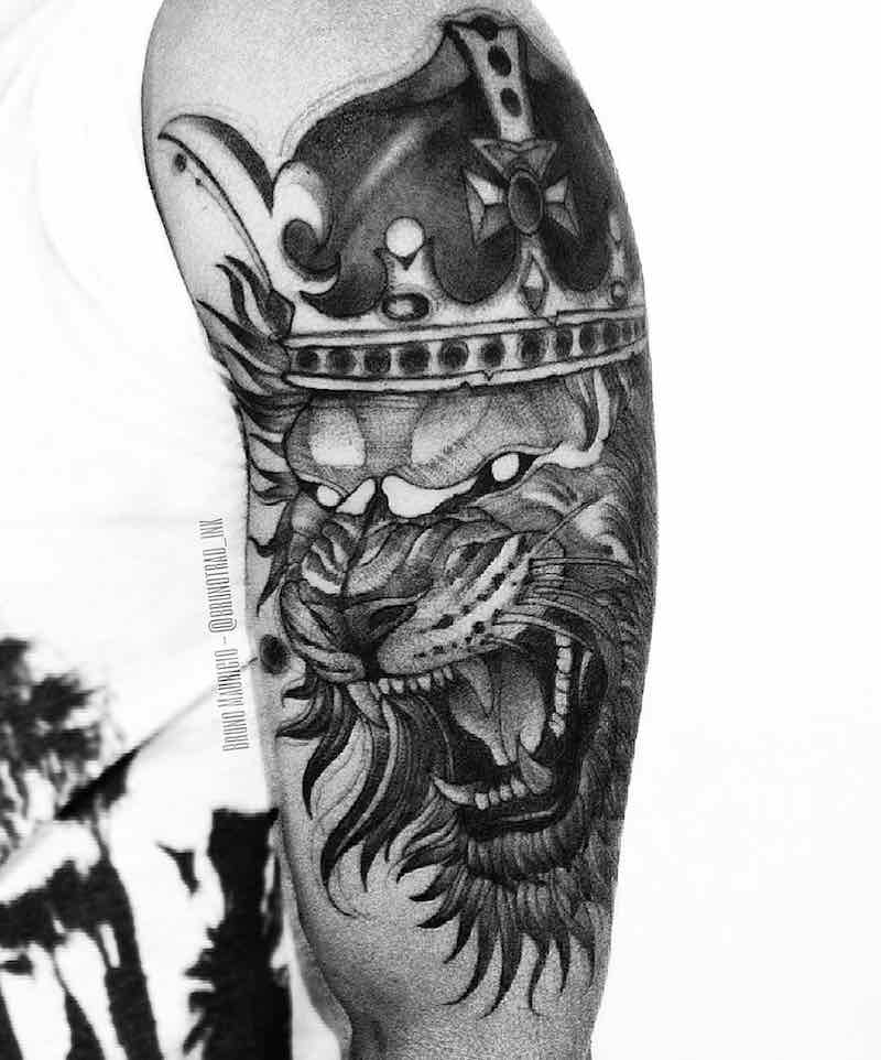 Lion With Crown Tattoo by Bruno Mauricio
