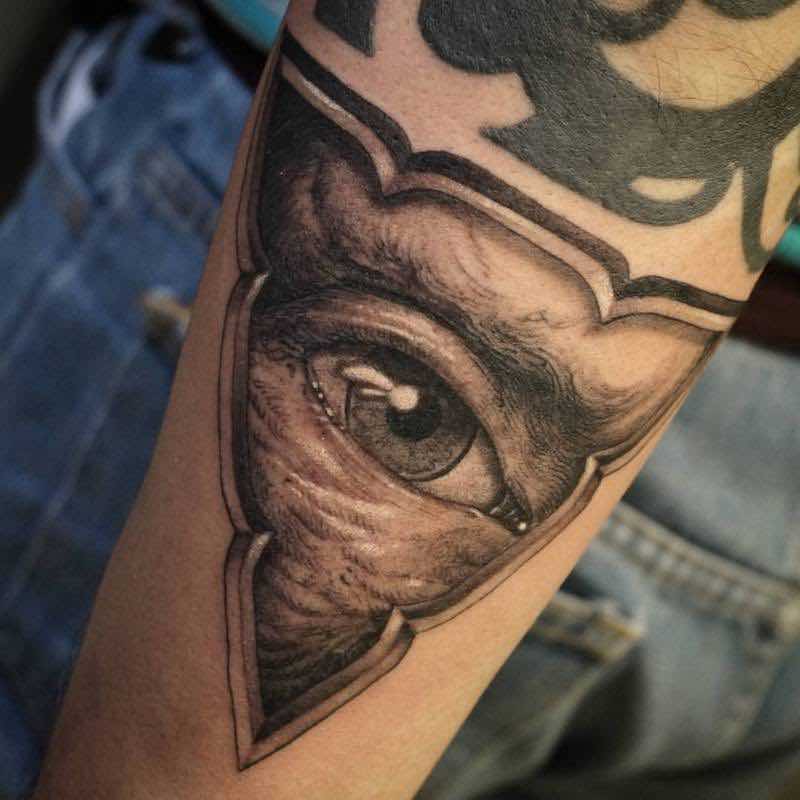 Eye Tattoo by Hori Benny