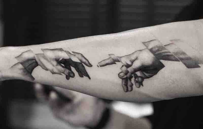 Hands Tattoo Oscar Akermo