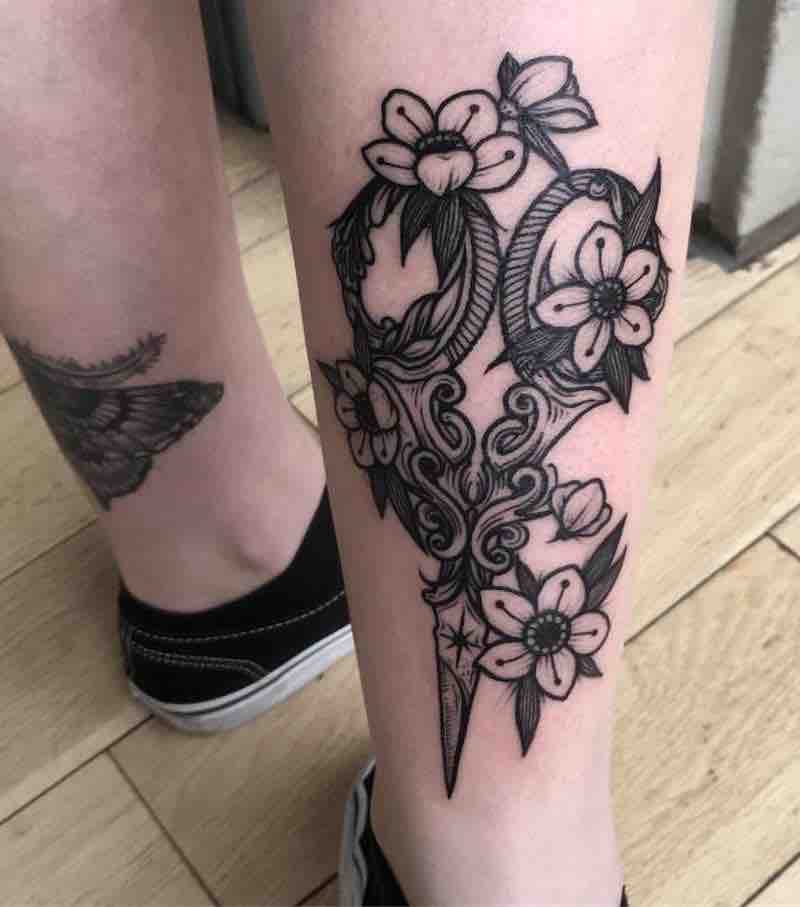 Scissor Tattoo by Nhat Be